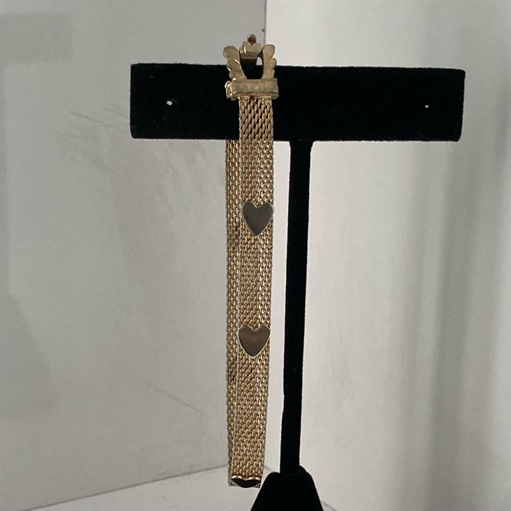 Vintage 1960’s Gold Tone Mesh 7 in Bracelet with Hearts